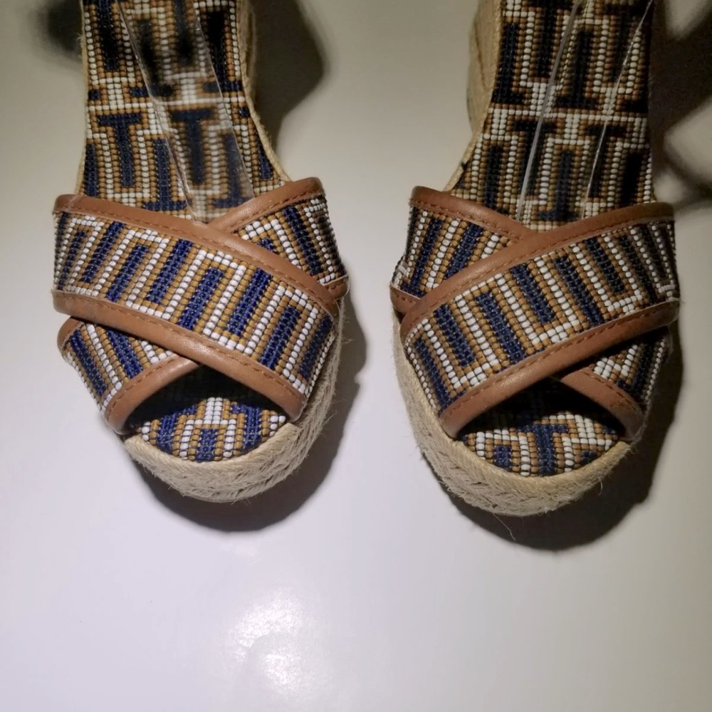TORY BURCH SANDALS SIZE 10B